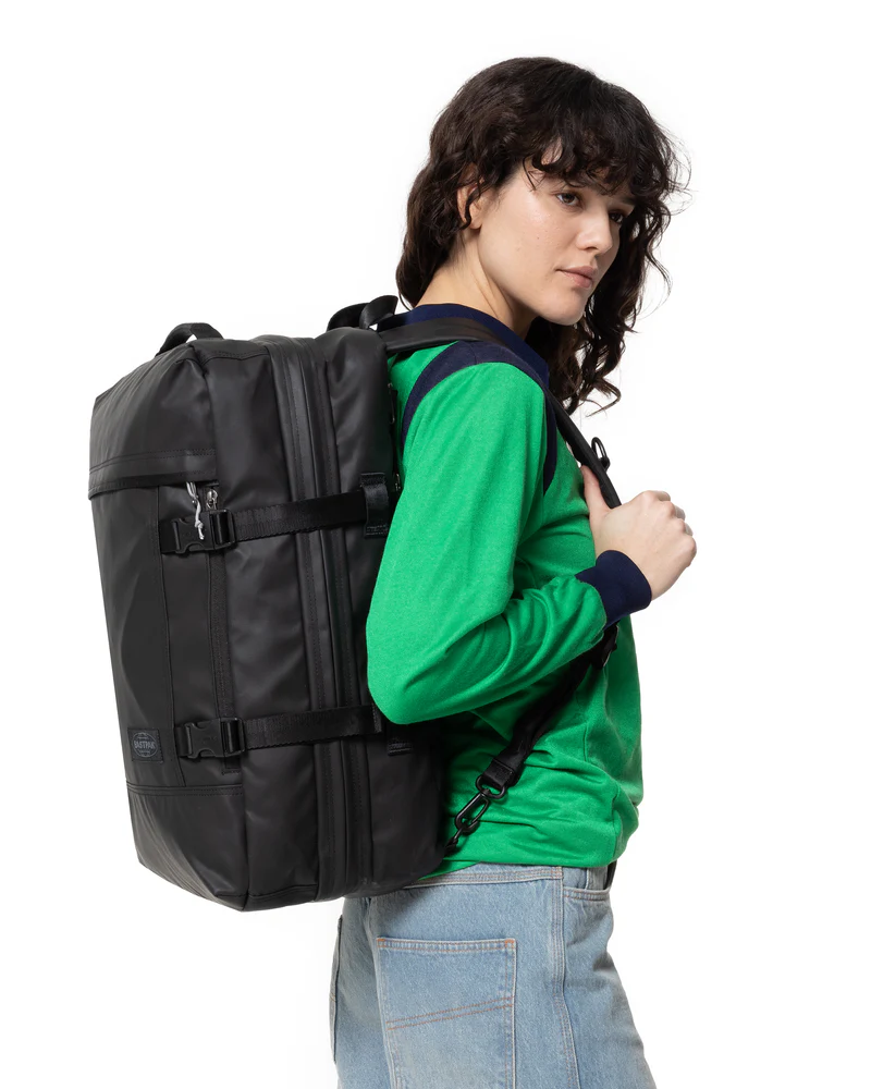 Maleta EASTPAK mochila travel pack tarp resistente e impermeable