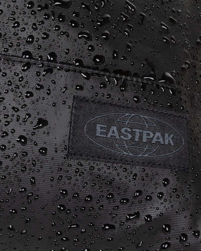 Maleta EASTPAK Transit´r Plus resistente e impermeable black