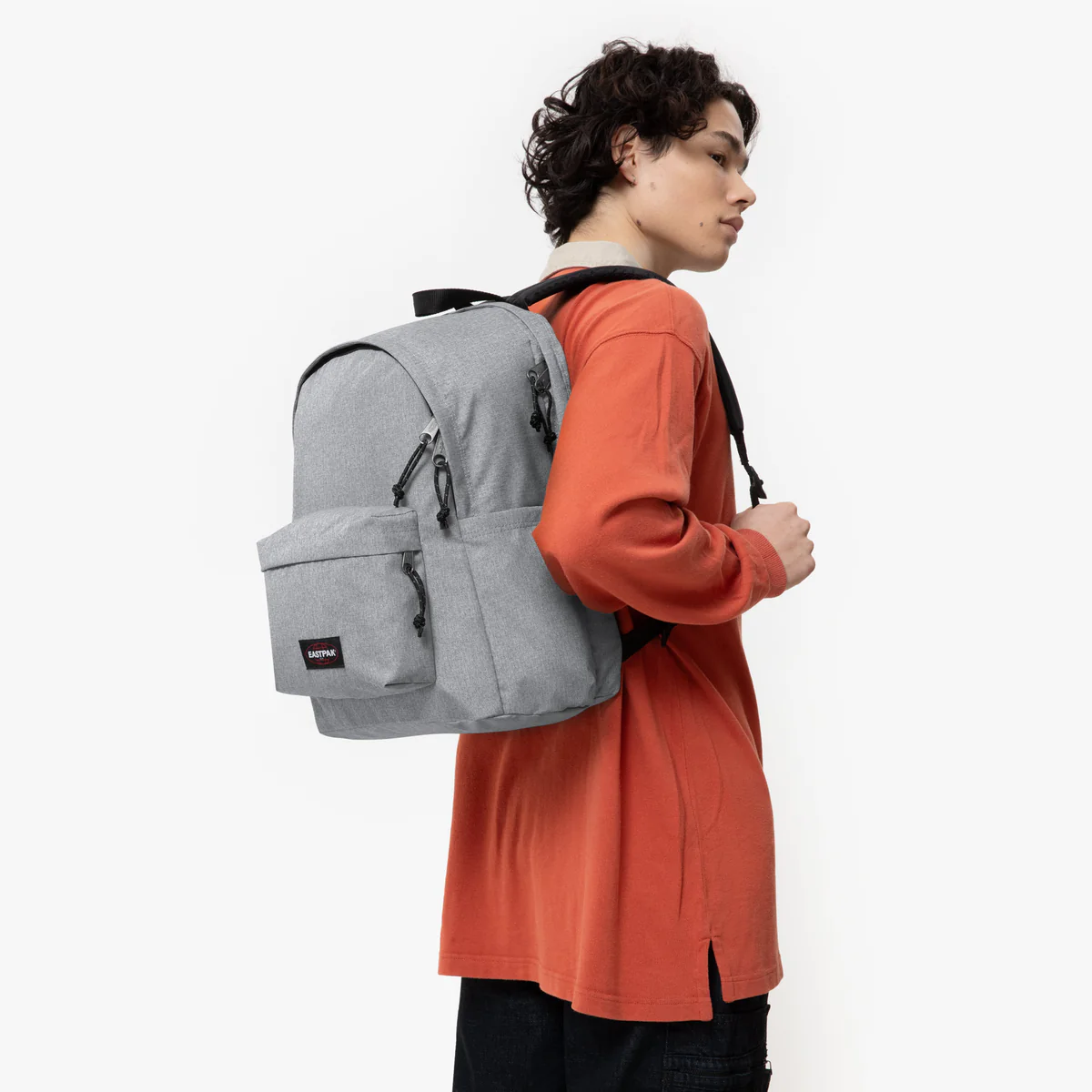 Mochila EASTPAK day office ek0a5bik con funda portatil y porta botellas gris claro