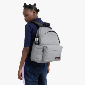 Mochila EASTPAK ek0a5bg day pak´r con funda portatil gris claro